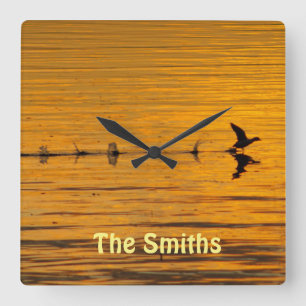 Duck vliegt door tijdwandklok vierkante klok