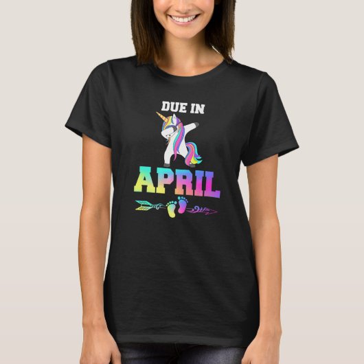 Due Date April Pregnancy Announcement T-shirt (Voorkant)