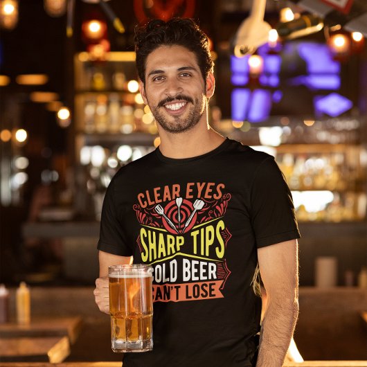 Duidelijke ogen Scherpe tips Koud bier kan Dart ni T-shirt