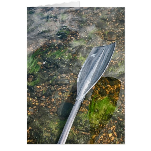 Duidelijke waterkreek met kaboelpeddel (Voorkant)