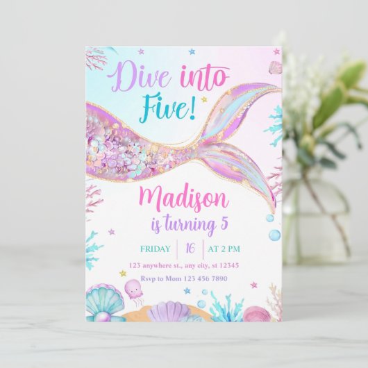 Duik in de uitnodiging voor de vijfde verjaardag v (Staand voorkant)