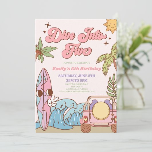 Duik in vijf groovy retro 5e verjaardagsfeestje kaart (Staand voorkant)
