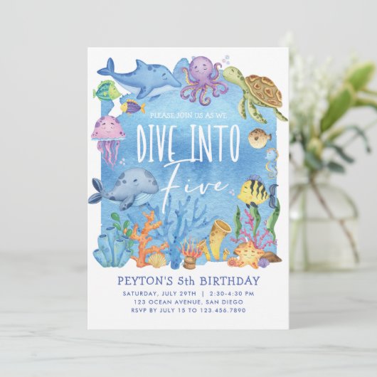 Duik in vijf verjaardagsuitnodiging onder het Zee Kaart (Staand voorkant)