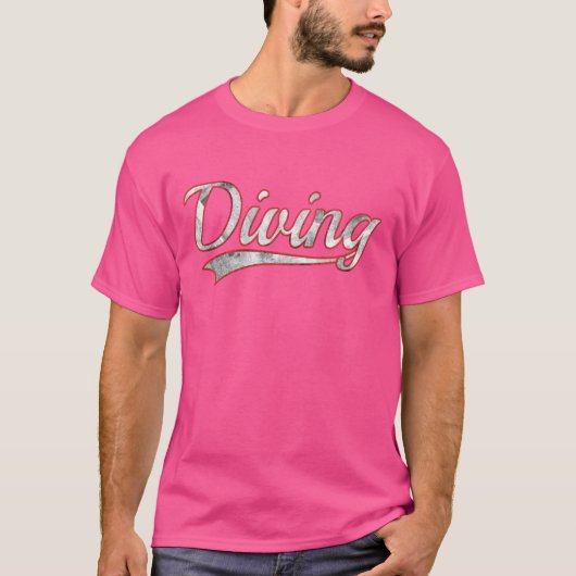Duikende Varsity Distressed Throwback Style T-shirt (Voorkant)
