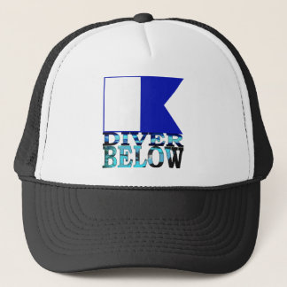 duiker onder blauw trucker pet