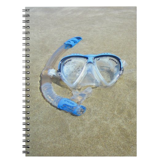Duikmasker in het zand Notitieboek (Voorkant)