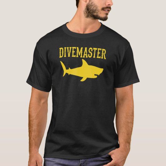 Duikmaster Duikinstructeur Duikvlag Haai T-shirt (Voorkant)