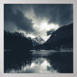 Duisternis en regen bij Zgornje Jezersko, Slovenië Poster