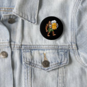Duitse Bigfoot Sasquatch Lederhose Grappig Ronde Button 5,7 Cm (In situ)