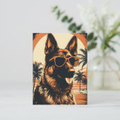 Duitse Herder bij een tropisch strand tijdens zons Briefkaart (Staand voorkant)