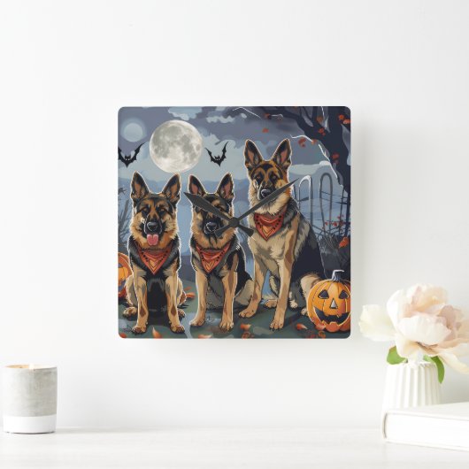 Duitse herder Halloween Spooky Vierkante Klok (Huis)