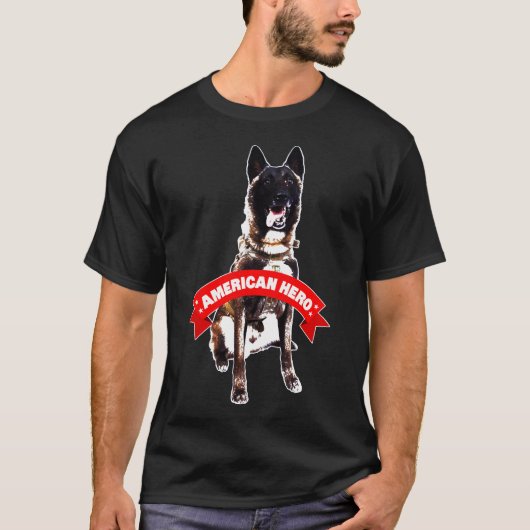 Duitse herder held hond Conan de militaire steun T-shirt (Voorkant)
