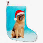 Duitse herder hond zitten in sneeuw Santa hoed Kleine Kerstsok (Voorkant)