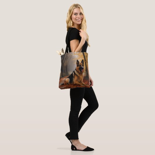 Duitse herder in herfst laat Herfst inspireren Tote Bag (Op model)