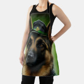 Duitse Herder in St. Patrick's Day-kostuum Schort (Insitu)