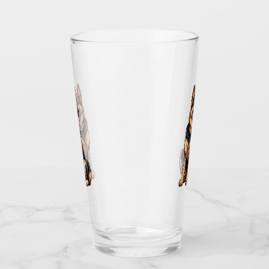 Duitse herder kijkt goed glas (Rechts)