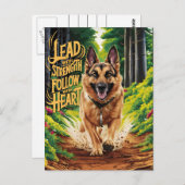 Duitse herder loopt door bos briefkaart (Voorkant / Achterkant)