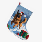 Duitse herder loopt in de sneeuw met kerst Pet Grote Kerstsok (Voorkant (Hangend))