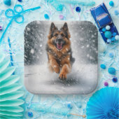 Duitse herder loopt in de sneeuw papieren bordje (Feest)