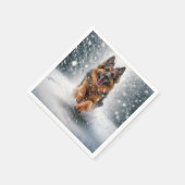 Duitse herder loopt in de sneeuw servet (Hoek)