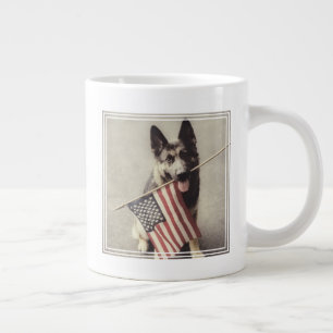 Duitse herder met Amerikaanse vlag Grote Koffiekop