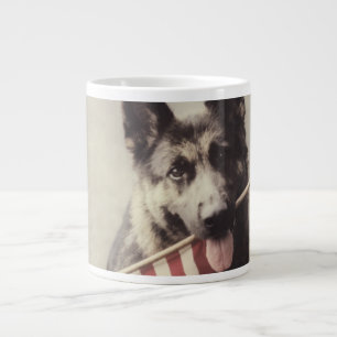 Duitse herder met Amerikaanse vlag Grote Koffiekop