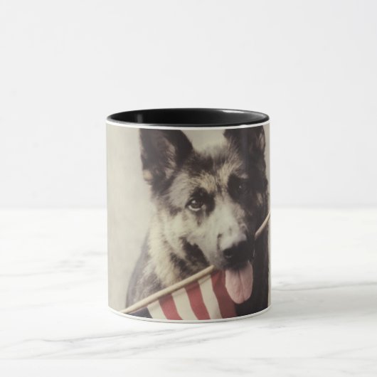 Duitse herder met Amerikaanse vlag Mok (Midden)