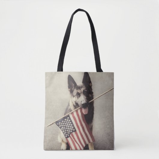 Duitse herder met Amerikaanse vlag Tote Bag (Voorkant)