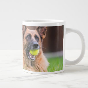 Duitse herder met Tennis Ball Grote Koffiekop