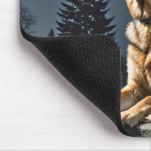 Duitse herder op een grafsteen muismat (Hoek)