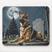 Duitse herder op een grafsteen muismat (Voorkant)