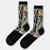 Duitse herder over grafische achtergrond op zwart sokken (Links)