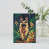 Duitse herder rennen door bos briefkaart (Staand voorkant)