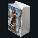 Duitse herder Winter Wonderland Christmas Joy Medium Cadeauzakje<br><div class="desc">Dit feestelijke ontwerp vangt de vrolijke sfeer van het vakantieseizoen, met een schattige pup die een kerstmuts draagt. De hond is genesteld in een winterwonderland, compleet met een sneeuwpop, een versierde kerstboom en prachtig ingepakte cadeaus. Sneeuwvlokken herfsten zachtjes en voegen een magische toets toe aan het tafereel, terwijl de levendige...</div>