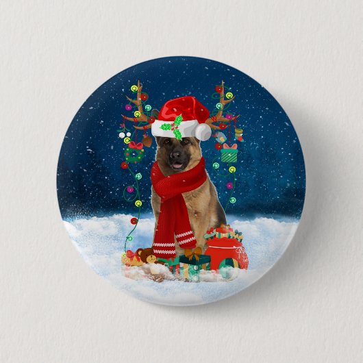 Duitse herderhond met kerstcadeaus in sneeuw ronde button 5,7 cm (Voorkant)