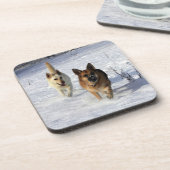 Duitse herders die in de sneeuw lopen bier onderzetter (Linkerzijde)