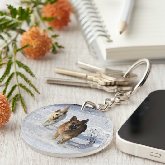 Duitse herders die in de sneeuw lopen sleutelhanger (Voorkant Rechts)