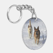 Duitse herders die in de sneeuw lopen sleutelhanger (Voorkant Links)