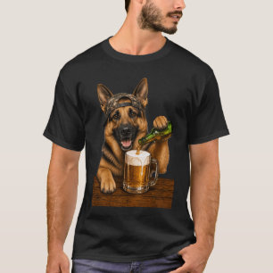 Duitse Herdershond Drinkt Bier Grappige Hondenmeme T-shirt