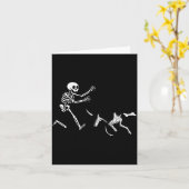 Duitse Kortharige Inter Rennend Skelet Halloween Kaart (Gele Bloem)