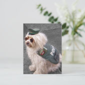 Duitse politie doet handboeien aan briefkaart (Staand voorkant)