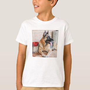 Duitse schapenhouderij met waterbekken t-shirt