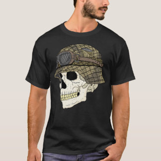 Duitse Stahlhelm en schedel. T-shirt