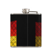 Duitse vlag achter kettingkoppelomheining heupfles (Achterkant)