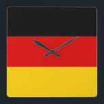 Duitse vlag — Duitsland Vierkante Klok<br><div class="desc">De vlag van Duitsland of Deutschland is een driehoekig geheel bestaande uit drie gelijke horizontale banden met de nationale kleuren zwart, rood en goud in Duitsland. #germany #german #deutschland #berlin #patriotic #flag</div>