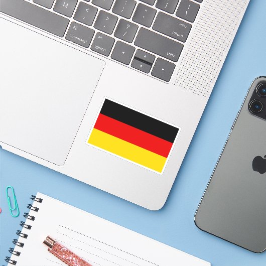 Duitse vlag sticker (Laptop met iPhone)