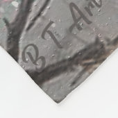 Duitse Wirehaire Pointer met houthakken in de wint Fleece Deken (Hoek)