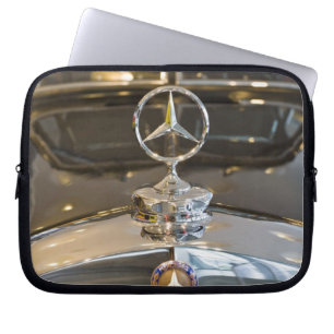 Duitsland, Baden-Wurttemberg, Stuttgart. Mercedes Laptop Sleeve