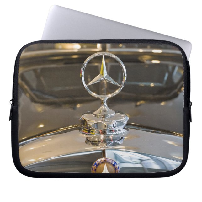 Duitsland, Baden-Wurttemberg, Stuttgart. Mercedes Laptop Sleeve (Voorkant)