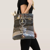 Duitsland, Baden-Wurttemberg, Stuttgart. Mercedes Tote Bag (Dichtbij)
